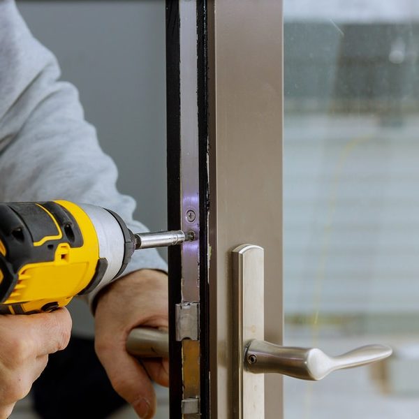 Why should you come to us for Emergency Locksmith Services